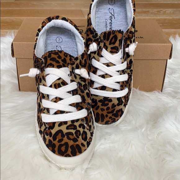 LAST PAIR‼️Leopard Print Sneakers SZ 8 ❣️NWT❣️ - Picture 3 of 9